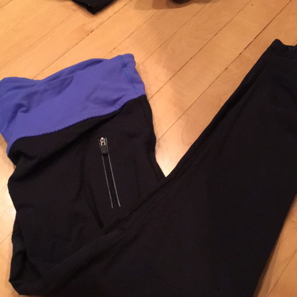 Black and blue Lululemon leggings